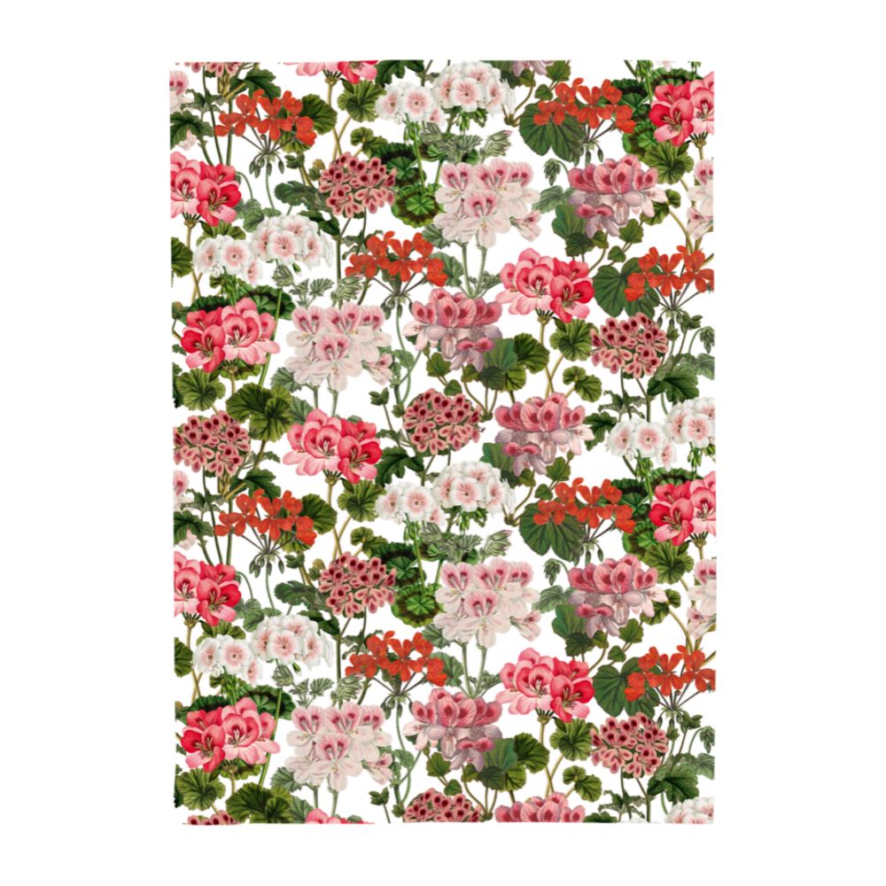 keittiöpyyhe jossa pelargonian kukat valkoisella taustalla